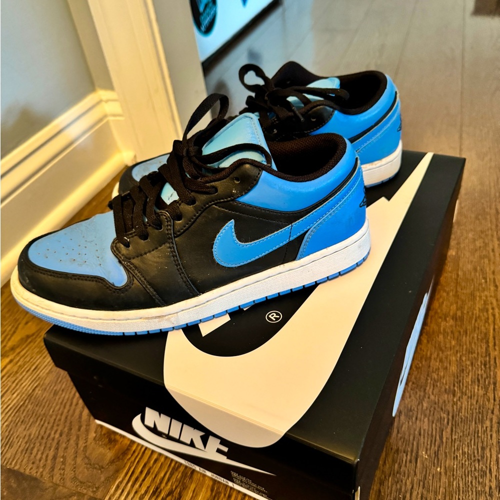 Jordans men’s 8.5, worn a couple times
